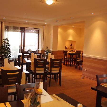 Landhotel Oßwald Kirchheim am Ries Buitenkant foto