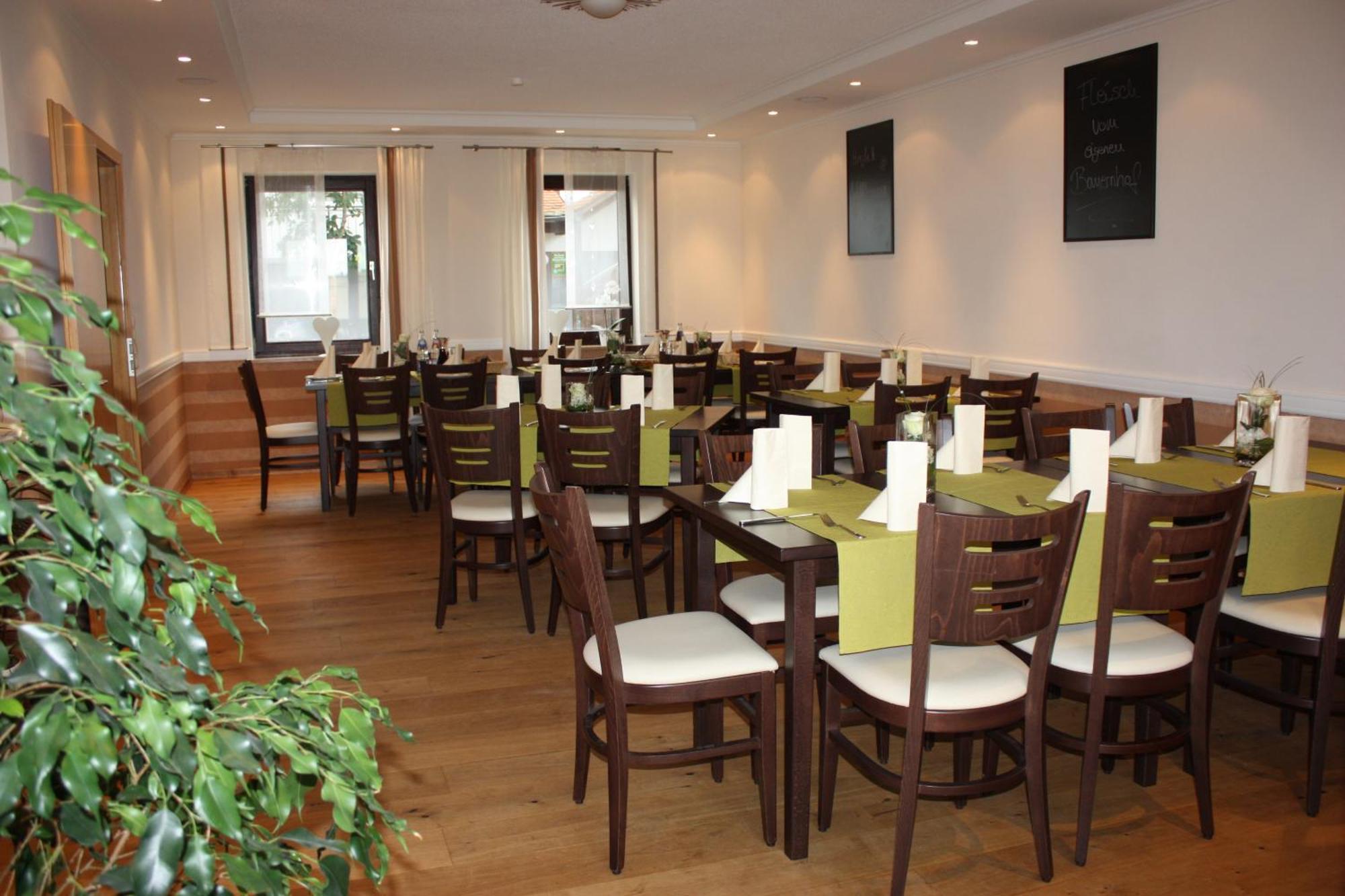 Landhotel Oßwald Kirchheim am Ries Buitenkant foto
