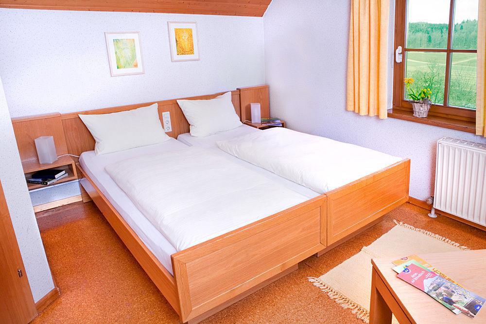Landhotel Oßwald Kirchheim am Ries Buitenkant foto