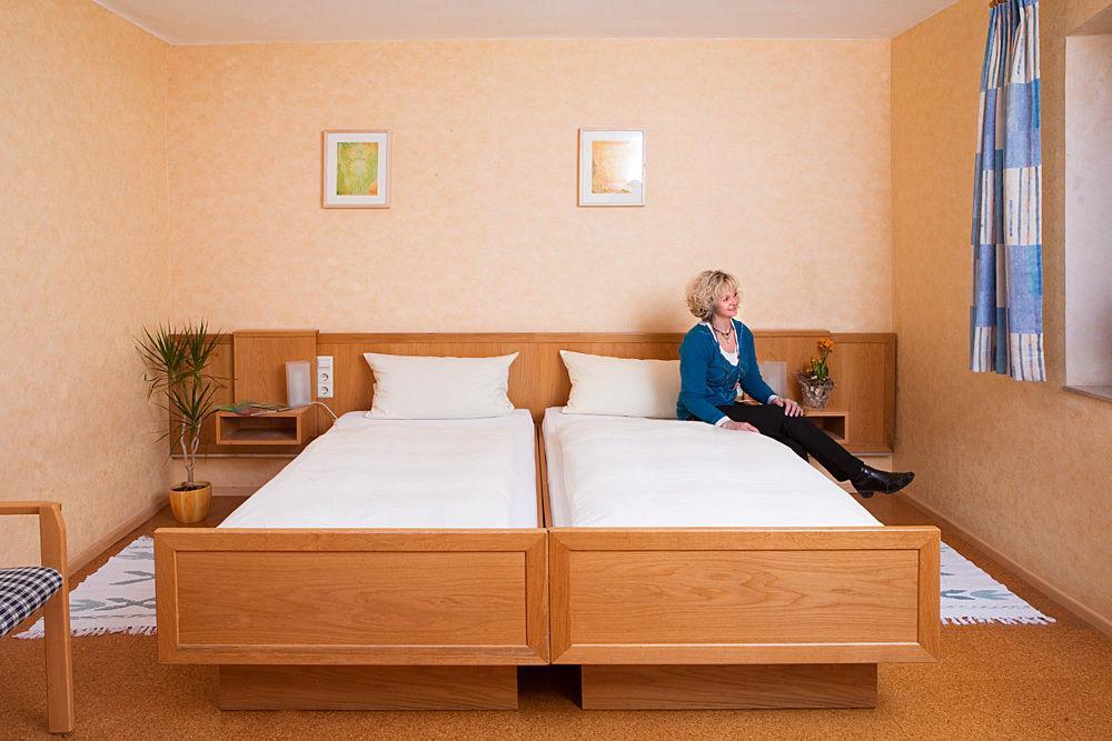 Landhotel Oßwald Kirchheim am Ries Buitenkant foto