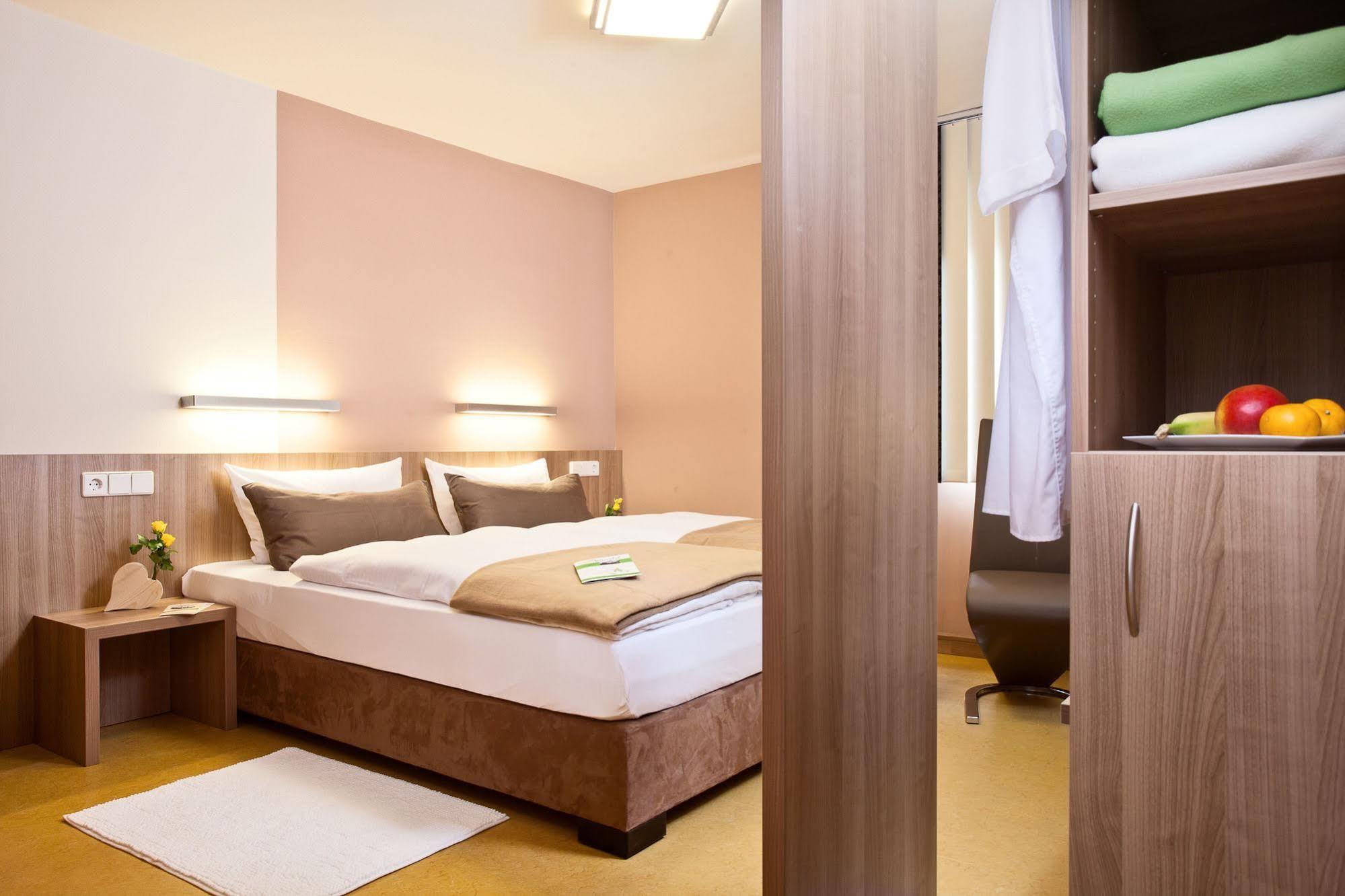 Landhotel Oßwald Kirchheim am Ries Buitenkant foto