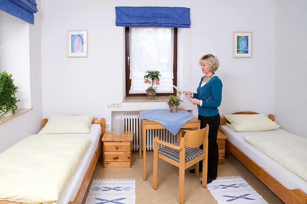 Landhotel Oßwald Kirchheim am Ries Buitenkant foto