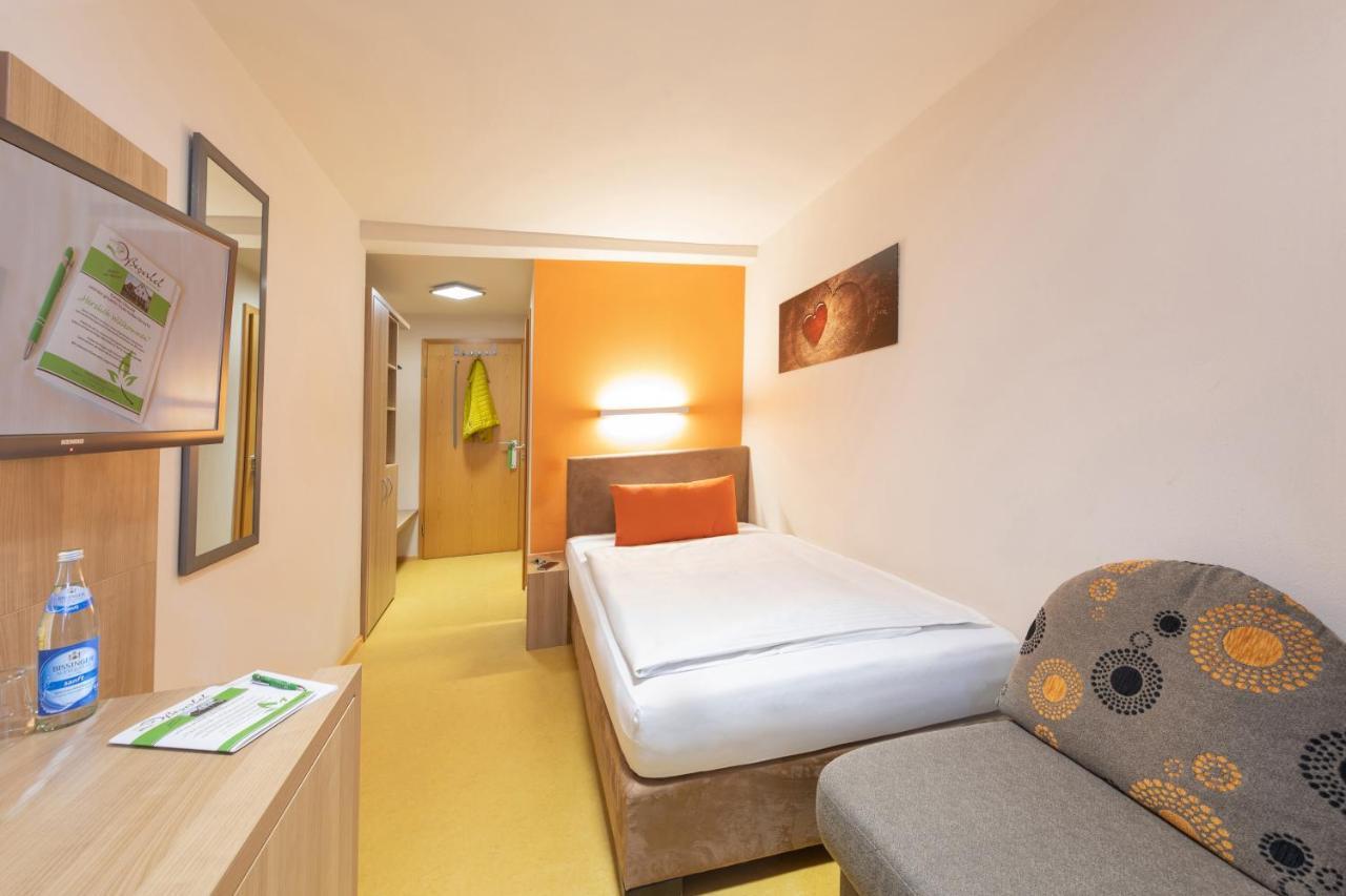 Landhotel Oßwald Kirchheim am Ries Buitenkant foto